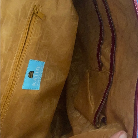 Kathy Van Zeeland Red Croc Embossed - Picture 3 of 4